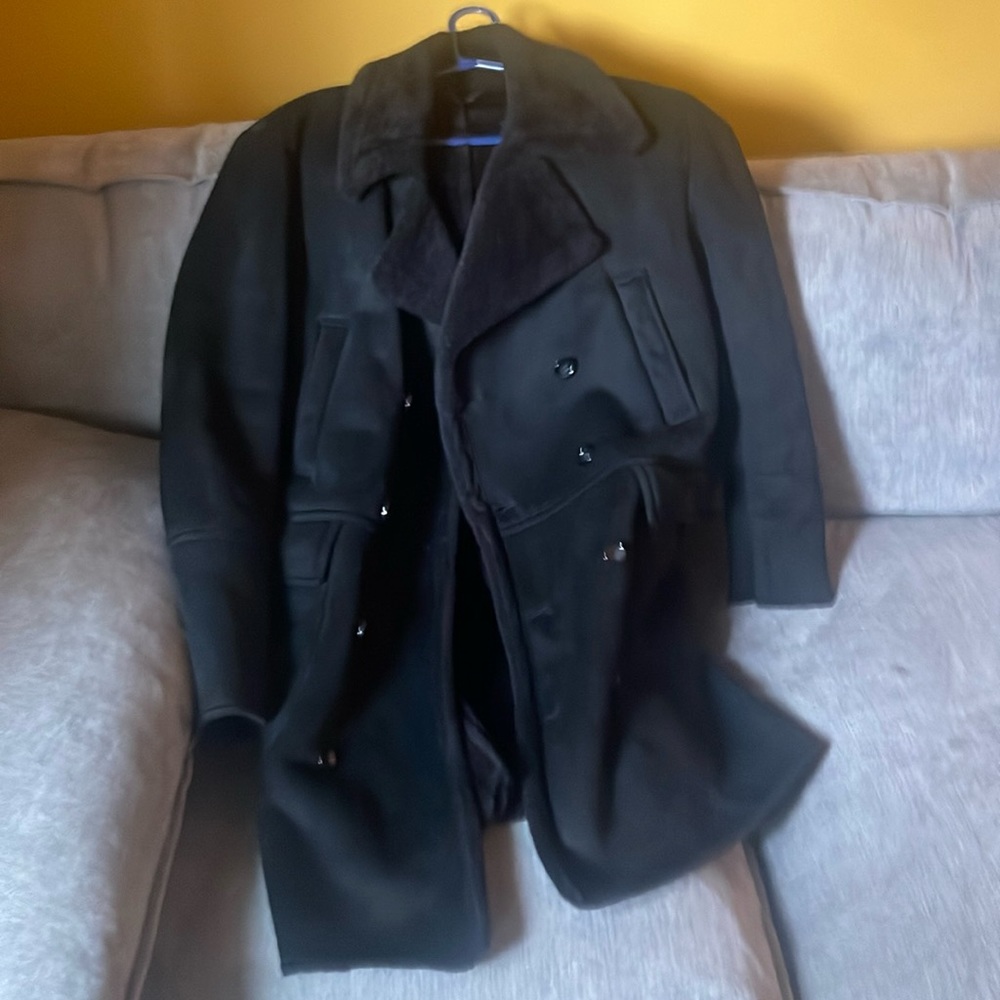 ZARA MENS BLACK DOUBLE BREASTED COAT WITH FAUX FUR